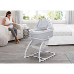 Delta Children Deluxe Moses Bassinet (Windmill)